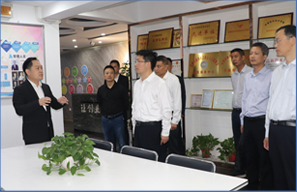 安康市委常委、統(tǒng)戰(zhàn)部部長(zhǎng)寇全安一行來(lái)安康德隆公司調(diào)研指導(dǎo)